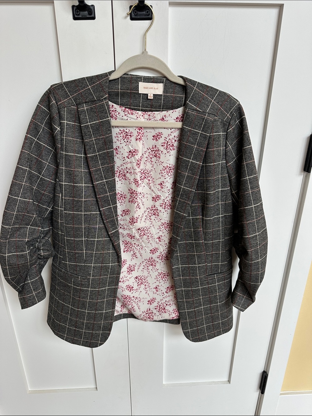 Skies Are Blue Gray Windowpane Blazer with Pink Floral Lining Size S